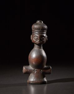 Chokwe o Lwena - Repubblica democrtica del Congo, Angola : Fischietto antropomorfo.Legno duro a patina scura.Segni d'uso.  - Asta Asta 365 | ARTE AFRICANA, OCEANICA E DELLE AMERICHE - ARTE AFRICANA Tradizionale - Associazione Nazionale - Case d'Asta italiane
