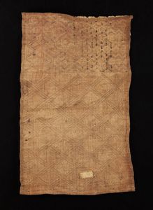 Kuba - Repubblica democratica del Congo : Tessuto rafia o velluto del Kasai.Rafia di palma da cocco e pigmenti.  - Asta Asta 365 | ARTE AFRICANA, OCEANICA E DELLE AMERICHE - ARTE AFRICANA Tradizionale - Associazione Nazionale - Case d'Asta italiane