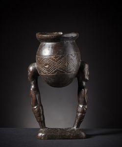 Kuba - Repubblica democratica del Congo - Coppa da libagione.Legno duro a patina scura.Piccoli difetti, una mancanza e segni d'uso.