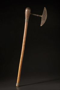 Zulu - Sudafrica : Ascia e insegna di rango.Legno, ferro.Difetti e segni d'uso.  - Asta Asta 365 | ARTE AFRICANA, OCEANICA E DELLE AMERICHE - ARTE AFRICANA Tradizionale - Associazione Nazionale - Case d'Asta italiane