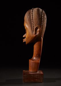 Diansivika : Testa femminile. legno, met� '900  - Asta Asta 365 | ARTE AFRICANA, OCEANICA E DELLE AMERICHE - ARTE AFRICANA Tradizionale - Associazione Nazionale - Case d'Asta italiane