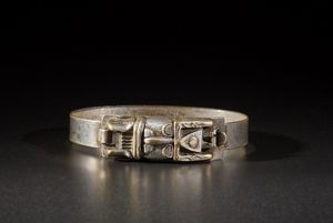 AUTORE NON IDENTIFICATO : Bracciale.Metallo argentato.  - Asta Asta 365 | ARTE AFRICANA, OCEANICA E DELLE AMERICHE - ARTE AFRICANA Tradizionale - Associazione Nazionale - Case d'Asta italiane