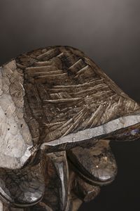 Guer�/ We - Liberia : Maschera Von Gla.Legno duro a patina scura, metallo pigmenti e caolino.Segni d'uso.Ex collezione Raffaele Carrieri.  - Asta Asta 365 | ARTE AFRICANA, OCEANICA E DELLE AMERICHE - ARTE AFRICANA Tradizionale - Associazione Nazionale - Case d'Asta italiane