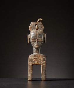 Ligbi, Baule - Costa d'Avorio : Puleggia da telaio.Legno duro a patina scura.Segni d'uso.  - Asta Asta 365 | ARTE AFRICANA, OCEANICA E DELLE AMERICHE - ARTE AFRICANA Tradizionale - Associazione Nazionale - Case d'Asta italiane