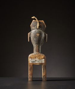Ligbi, Baule - Costa d'Avorio : Puleggia da telaio.Legno duro a patina scura.Segni d'uso.  - Asta Asta 365 | ARTE AFRICANA, OCEANICA E DELLE AMERICHE - ARTE AFRICANA Tradizionale - Associazione Nazionale - Case d'Asta italiane