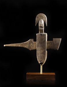 Bambara - Mali - Serratura per porta di granaio.Legno duro a patina naturale.Segni d'uso.Con base.