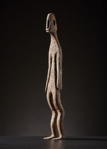 Dogon - Mali - Figura  rituale antropomorfa.Ferro. Segni d'uso.