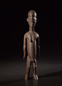 Lobi - Burkina Faso : Figura maschile o Bateba.Legno duro a patina naturale.Segni d'uso.  - Asta Asta 365 | ARTE AFRICANA, OCEANICA E DELLE AMERICHE - ARTE AFRICANA Tradizionale - Associazione Nazionale - Case d'Asta italiane