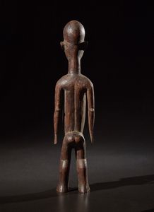Lobi - Burkina Faso : Figura maschile o Bateba.Legno duro a patina naturale.Segni d'uso.  - Asta Asta 365 | ARTE AFRICANA, OCEANICA E DELLE AMERICHE - ARTE AFRICANA Tradizionale - Associazione Nazionale - Case d'Asta italiane