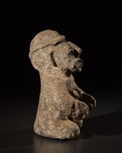 Sao - Chad : Terracotta antropomorfa.Mancanze e restauri.Etichetta di collezione Monti n 3967.  - Asta Asta 365 | ARTE AFRICANA, OCEANICA E DELLE AMERICHE - ARTE AFRICANA Tradizionale - Associazione Nazionale - Case d'Asta italiane