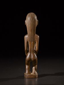 Tabwa - Repubblica Democratica del Congo : Figura femminile.Legno duro a patina lucida.Segni d'uso.  - Asta Asta 365 | ARTE AFRICANA, OCEANICA E DELLE AMERICHE - ARTE AFRICANA Tradizionale - Associazione Nazionale - Case d'Asta italiane