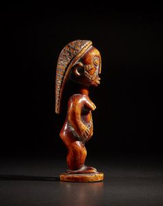 Tabwa - Repubblica Democratica del Congo : Scultura di antenata.Avorio.Segni d'uso.  - Asta Asta 365 | ARTE AFRICANA, OCEANICA E DELLE AMERICHE - ARTE AFRICANA Tradizionale - Associazione Nazionale - Case d'Asta italiane