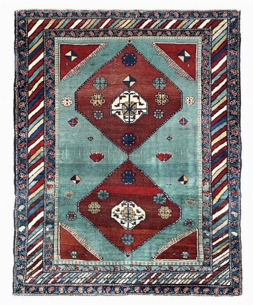 Particolare tappeto caucasico Shirvan, inizio XX secolo  - Asta Tappeti Antichi - Associazione Nazionale - Case d'Asta italiane