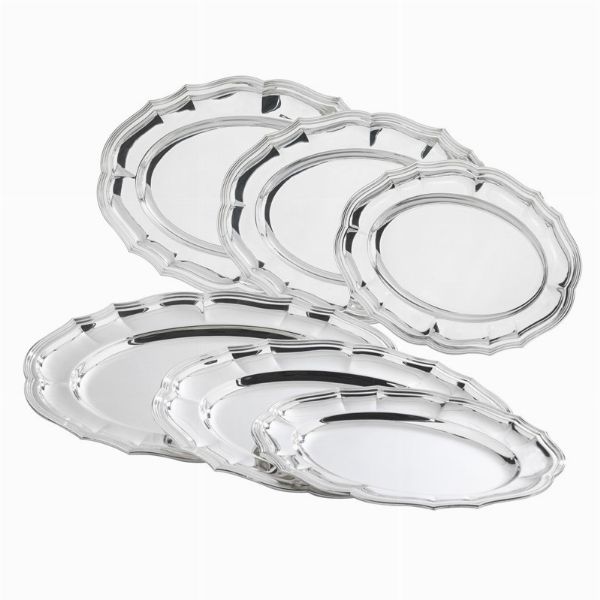 SET DI DODICI VASSOI, ALESSANDRIA, SECOLO XX, ARGENTERIA RICCI  - Asta Argenti italiani ed europei - Associazione Nazionale - Case d'Asta italiane