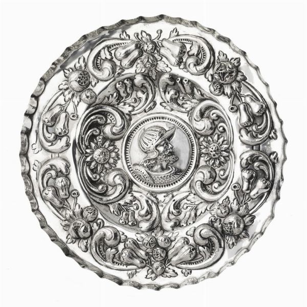 PIATTO DA PARATA, SECOLO XIX  - Asta Argenti italiani ed europei - Associazione Nazionale - Case d'Asta italiane