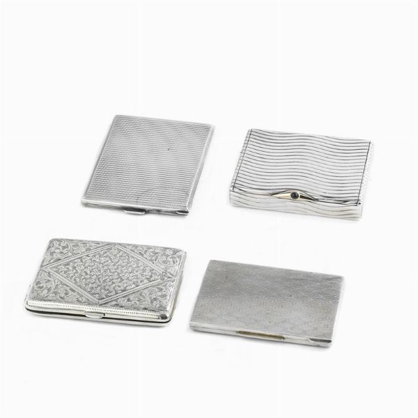 TRE PORTA SIGARETTE ED UN PORTA BIGLIETTI, SECOLO XX  - Asta Argenti italiani ed europei - Associazione Nazionale - Case d'Asta italiane