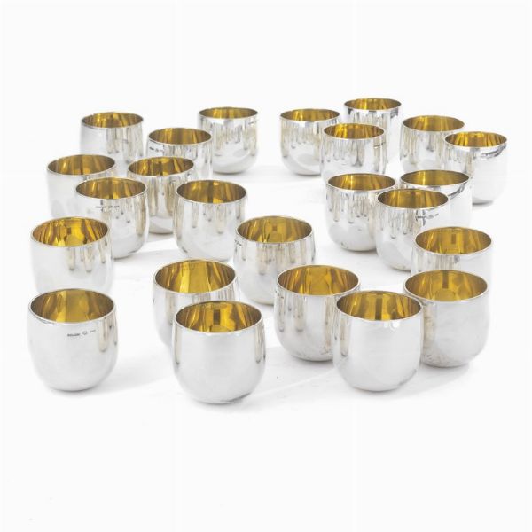 BULGARI, VENTIQUATTRO BICCHIERINI, SECOLO XX  - Asta Argenti italiani ed europei - Associazione Nazionale - Case d'Asta italiane