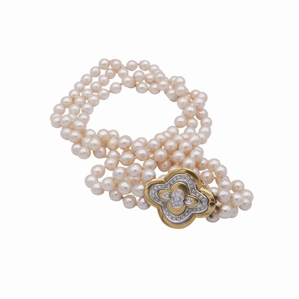 Collier con 3 fili di perle  - Asta Asta 102 - Gioielli, Orologi e Argenti - Associazione Nazionale - Case d'Asta italiane