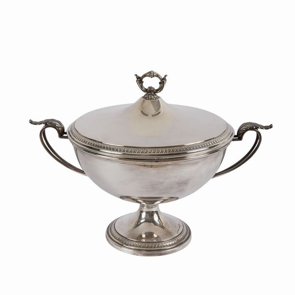 Zuppiera con coperchio  - Asta Asta 102 - Gioielli, Orologi e Argenti - Associazione Nazionale - Case d'Asta italiane