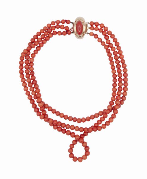 3 fili di corallo  - Asta Asta 102 - Gioielli, Orologi e Argenti - Associazione Nazionale - Case d'Asta italiane