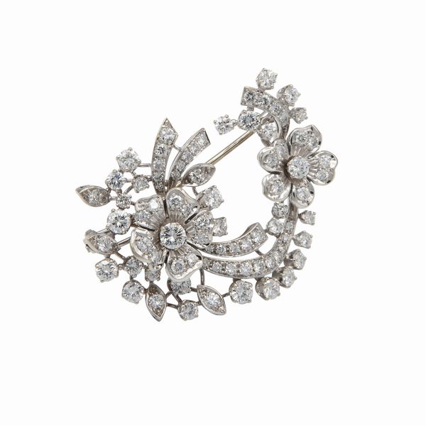 Spilla floreale con diamanti  - Asta Asta 102 - Gioielli, Orologi e Argenti - Associazione Nazionale - Case d'Asta italiane