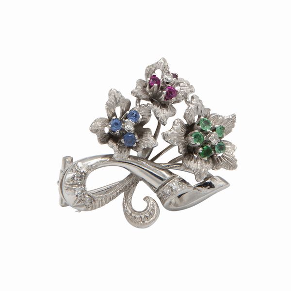 Spilla con zafifri, rubini e smeraldi  - Asta Asta 102 - Gioielli, Orologi e Argenti - Associazione Nazionale - Case d'Asta italiane