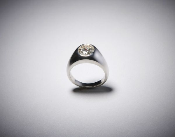 bulgari : Elegante Anello in oro bianco a trombino  firmato '' Bulgari'' con diamante centrale ovale bianco di carati 1,42.  - Asta Asta 366 | GIOIELLI - OROLOGI - Giunonicae Online - Associazione Nazionale - Case d'Asta italiane