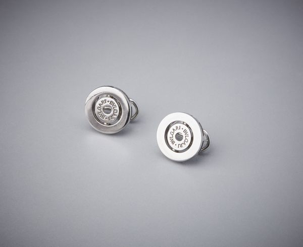 bulgari : Un paio di orecchini in oro bianco 750/1000  firmati ''Bulgari'' a forma di cerchi concentrici.  - Asta Asta 366 | GIOIELLI - OROLOGI - Giunonicae Online - Associazione Nazionale - Case d'Asta italiane
