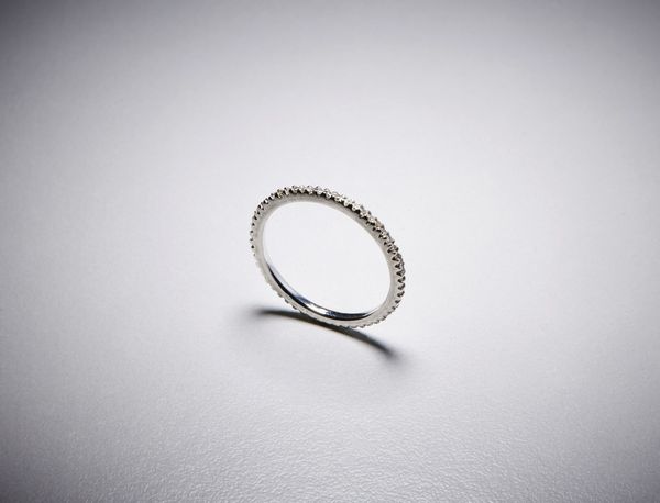 . : Fedina a tutto giro in oro bianco 750/1000  e diamanti banchi taglio a brillante.  - Asta Asta 366 | GIOIELLI - OROLOGI - Giunonicae Online - Associazione Nazionale - Case d'Asta italiane