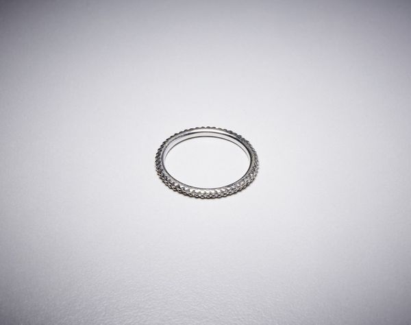 . : Fedina a tutto giro in oro bianco 750/1000  e diamanti banchi taglio a brillante.  - Asta Asta 366 | GIOIELLI - OROLOGI - Giunonicae Online - Associazione Nazionale - Case d'Asta italiane