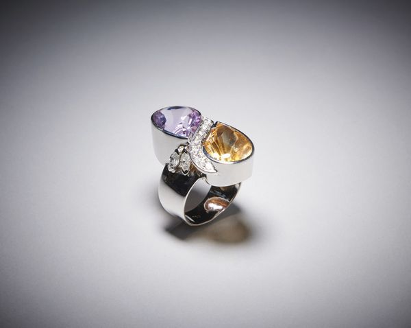 . : Anello in  oro bianco 750/1000 modello contrarie con diamanti bianchi taglio a brillante, ametista e topazio citrino taglio a goccia.  - Asta Asta 366 | GIOIELLI - OROLOGI - Giunonicae Online - Associazione Nazionale - Case d'Asta italiane