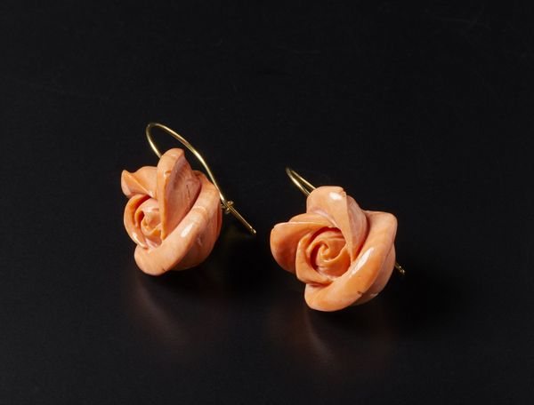 . : Orecchini con rose di corallo.  - Asta Asta 366 | GIOIELLI - OROLOGI - Giunonicae Online - Associazione Nazionale - Case d'Asta italiane