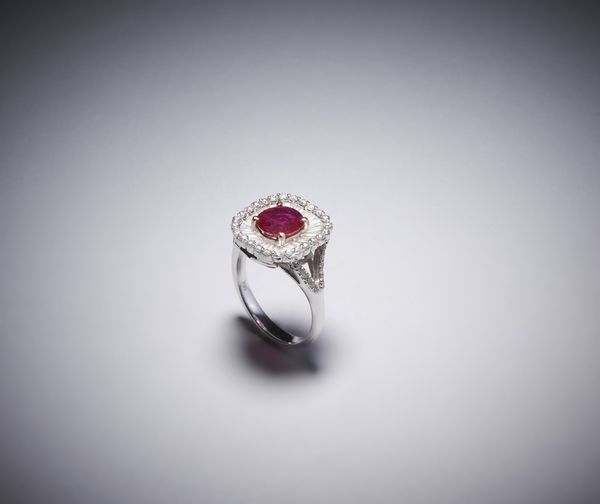 . : Anello in oro 18 kt con rubino.  - Asta Asta 366 | GIOIELLI - OROLOGI - Giunonicae Online - Associazione Nazionale - Case d'Asta italiane