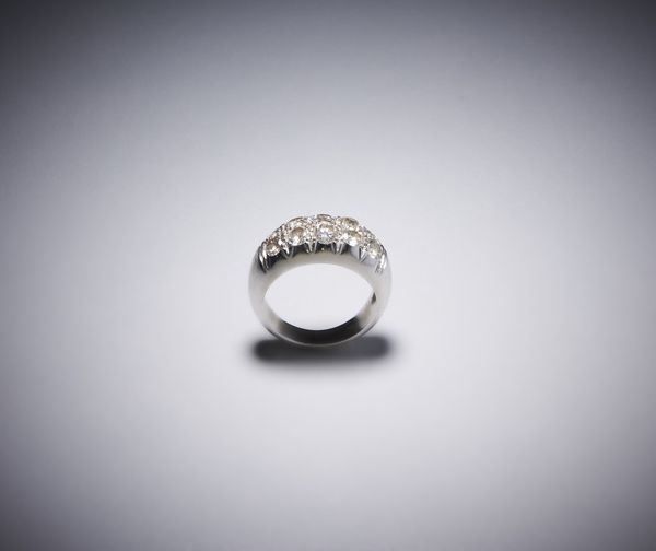 . : Anello in oro a ''fascia'' e diamanti.  - Asta Asta 366 | GIOIELLI - OROLOGI - Giunonicae Online - Associazione Nazionale - Case d'Asta italiane