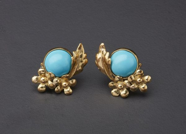 Una parure  collana orecchini ed anello con sfere di turchesi ed oro giallo 750/1000 .  - Asta Asta 366 | GIOIELLI - OROLOGI - Giunonicae Online - Associazione Nazionale - Case d'Asta italiane