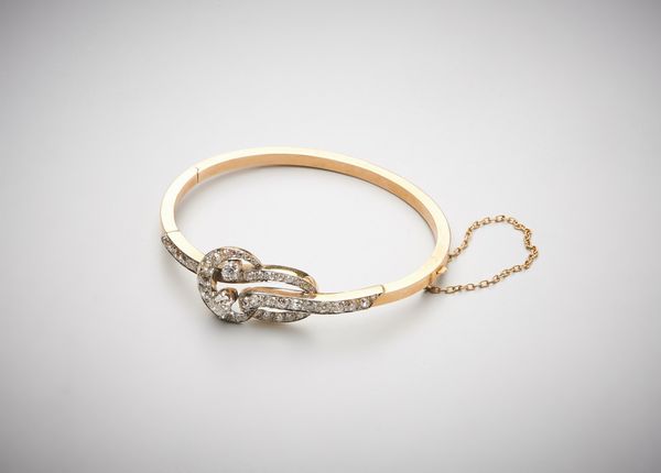 . : Bracciale rigido a manetta in oro giallo 750/1000 con diamanti taglio antico di circa 3,50 ct.  - Asta Asta 366 | GIOIELLI - OROLOGI - Giunonicae Online - Associazione Nazionale - Case d'Asta italiane
