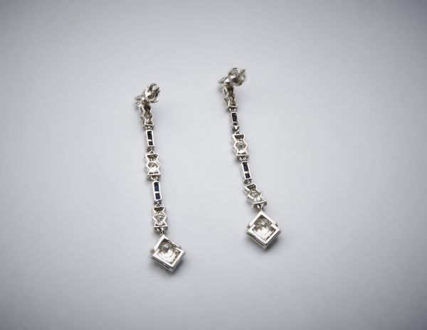 . : Orecchini in oro bianco 750/1000 con diamanti taglio vecchio di circa 1,90 carati e diamanti taglio a  brillante di circa 0,60 carati  e zaffiri blu carr.  - Asta Asta 366 | GIOIELLI - OROLOGI - Giunonicae Online - Associazione Nazionale - Case d'Asta italiane