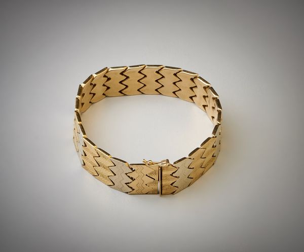 . : Bracciale semirigido  con segmenti geometrici in oro bianco giallo e rosa 750/1000  - Asta Asta 366 | GIOIELLI - OROLOGI - Giunonicae Online - Associazione Nazionale - Case d'Asta italiane
