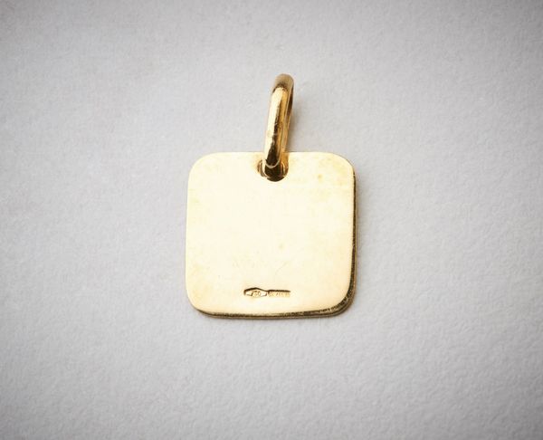 . : Medaglietta quadrata con volto femminile oro giallo 750/1000.  - Asta Asta 366 | GIOIELLI - OROLOGI - Giunonicae Online - Associazione Nazionale - Case d'Asta italiane