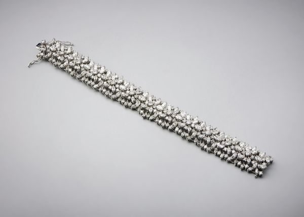 . : Eccezionale Bracciale in oro bianco 750 /1000   con diamanti bianchi taglio a marquise  ed a  brillante per carati:totali  30,62 circa.  - Asta Asta 366 | GIOIELLI - OROLOGI - Giunonicae Online - Associazione Nazionale - Case d'Asta italiane