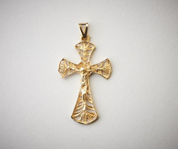 . : Crocifisso in oro giallo 750/1000  - Asta Asta 366 | GIOIELLI - OROLOGI - Giunonicae Online - Associazione Nazionale - Case d'Asta italiane