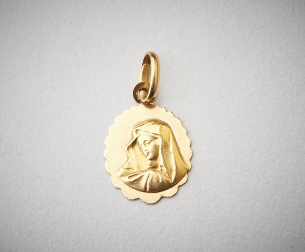 . : Medaglietta ovale oro 750/1000 con madonna.  - Asta Asta 366 | GIOIELLI - OROLOGI - Giunonicae Online - Associazione Nazionale - Case d'Asta italiane