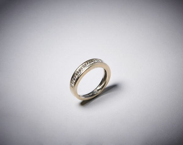 . : Anello tipo fedina in oro bianco 750/1000.Carati: 0,90. Taglio princess  - Asta Asta 366 | GIOIELLI - OROLOGI - Giunonicae Online - Associazione Nazionale - Case d'Asta italiane