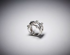 CHIMENTO : Anello serie ''Catena'' in oro bianco 750/1000  con diamanti bianchi taglio a brillante ct. 0,54  firmato ''Chimento''.  - Asta Asta 366 | GIOIELLI - OROLOGI - Giunonicae Online - Associazione Nazionale - Case d'Asta italiane