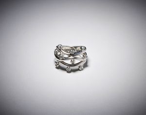 CHIMENTO : Anello serie ''Catena'' in oro bianco 750/1000  con diamanti bianchi taglio a brillante ct. 0,54  firmato ''Chimento''.  - Asta Asta 366 | GIOIELLI - OROLOGI - Giunonicae Online - Associazione Nazionale - Case d'Asta italiane