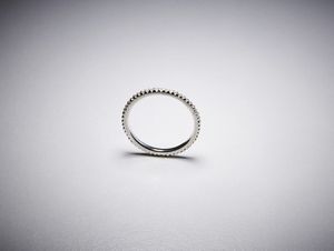 . : Fedina a tutto giro in oro bianco 750/1000  e diamanti banchi taglio a brillante.  - Asta Asta 366 | GIOIELLI - OROLOGI - Giunonicae Online - Associazione Nazionale - Case d'Asta italiane