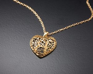 Boucheron Frederic  (n. 1858) : Collana in oro giallo 750/1000 con ciondolo a forma di cuore della collezione ''San Valentino Coure B'' di Boucheron  e piccolo diamante bianco taglio a brillante.  - Asta Asta 366 | GIOIELLI - OROLOGI - Giunonicae Online - Associazione Nazionale - Case d'Asta italiane