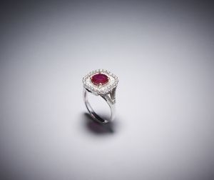 . : Anello in oro 18 kt con rubino.  - Asta Asta 366 | GIOIELLI - OROLOGI - Giunonicae Online - Associazione Nazionale - Case d'Asta italiane