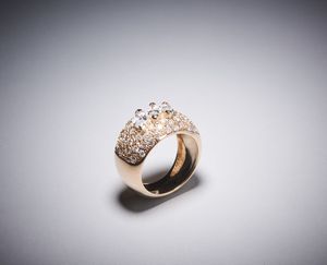 . : Anello in oro rosa con tre diamanti.  - Asta Asta 366 | GIOIELLI - OROLOGI - Giunonicae Online - Associazione Nazionale - Case d'Asta italiane