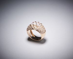 . : Anello in oro rosa con tre diamanti.  - Asta Asta 366 | GIOIELLI - OROLOGI - Giunonicae Online - Associazione Nazionale - Case d'Asta italiane